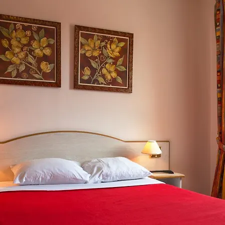 Villa Tracy Guest House 4*