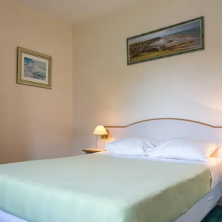 Villa Tracy Guest House Guest house 4*