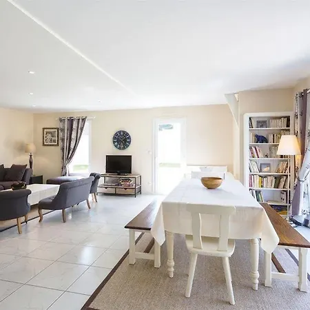 Villa Tracy Guest House 4*